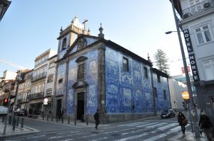 Porto-blaue Kirche